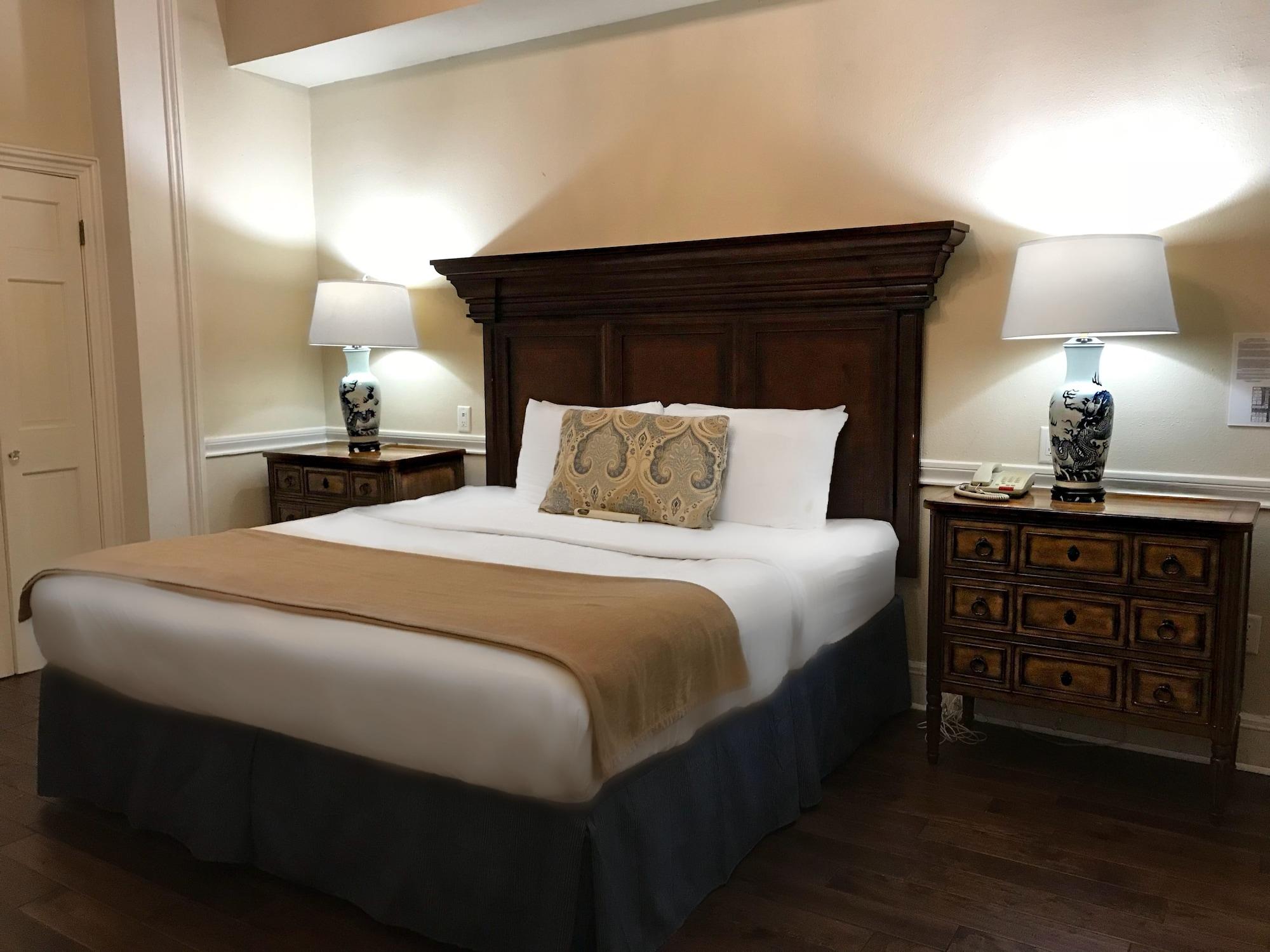 Hotel St. Pierre French Quarter Новый Орлеан Экстерьер фото