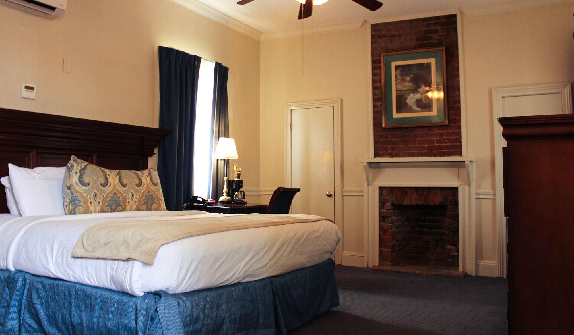 Hotel St. Pierre French Quarter Новый Орлеан Экстерьер фото