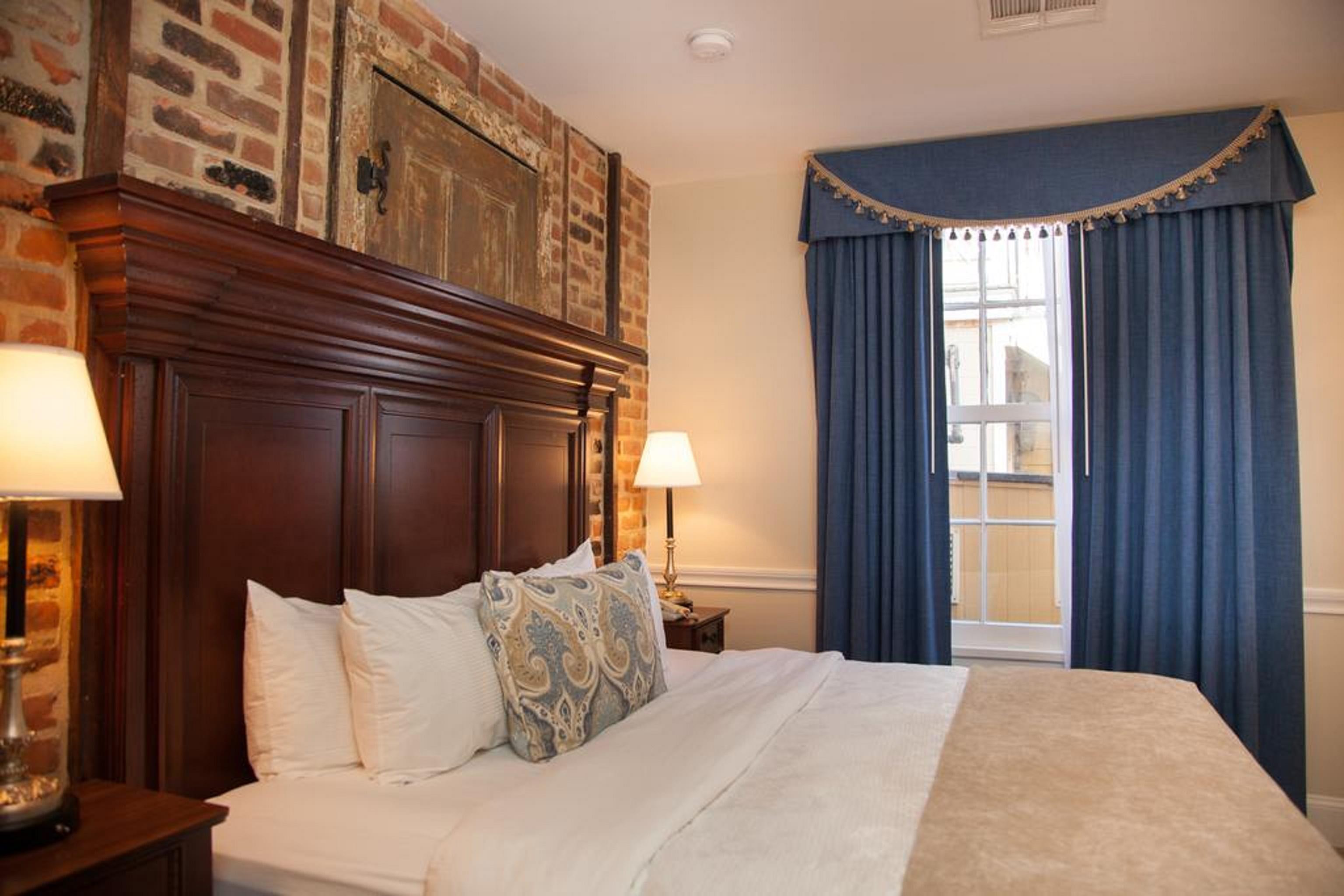 Hotel St. Pierre French Quarter Новый Орлеан Экстерьер фото