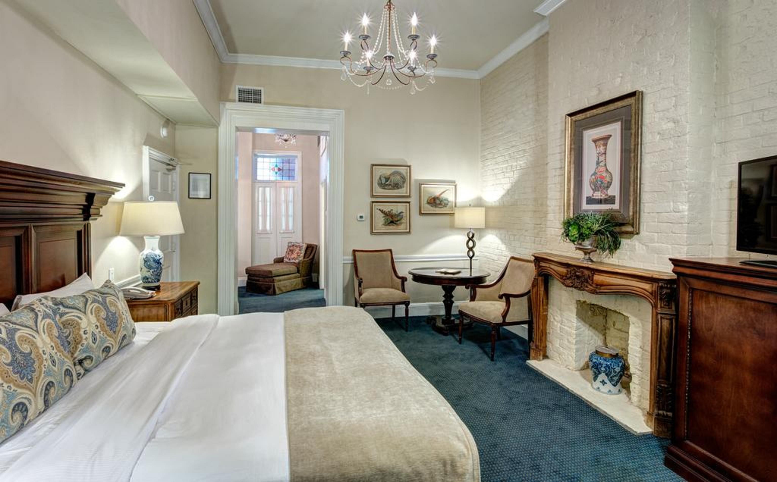 Hotel St. Pierre French Quarter Новый Орлеан Экстерьер фото
