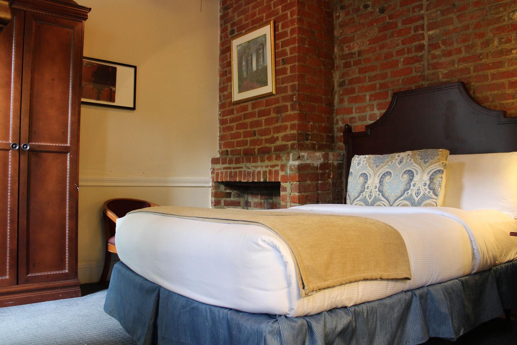 Hotel St. Pierre French Quarter Новый Орлеан Экстерьер фото