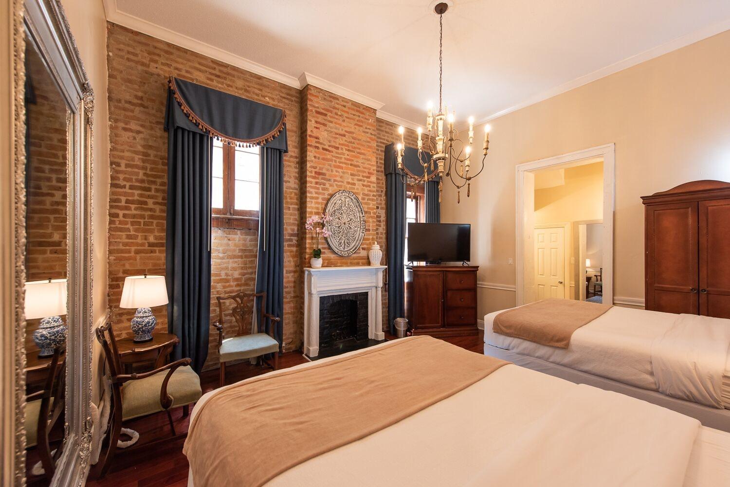 Hotel St. Pierre French Quarter Новый Орлеан Экстерьер фото