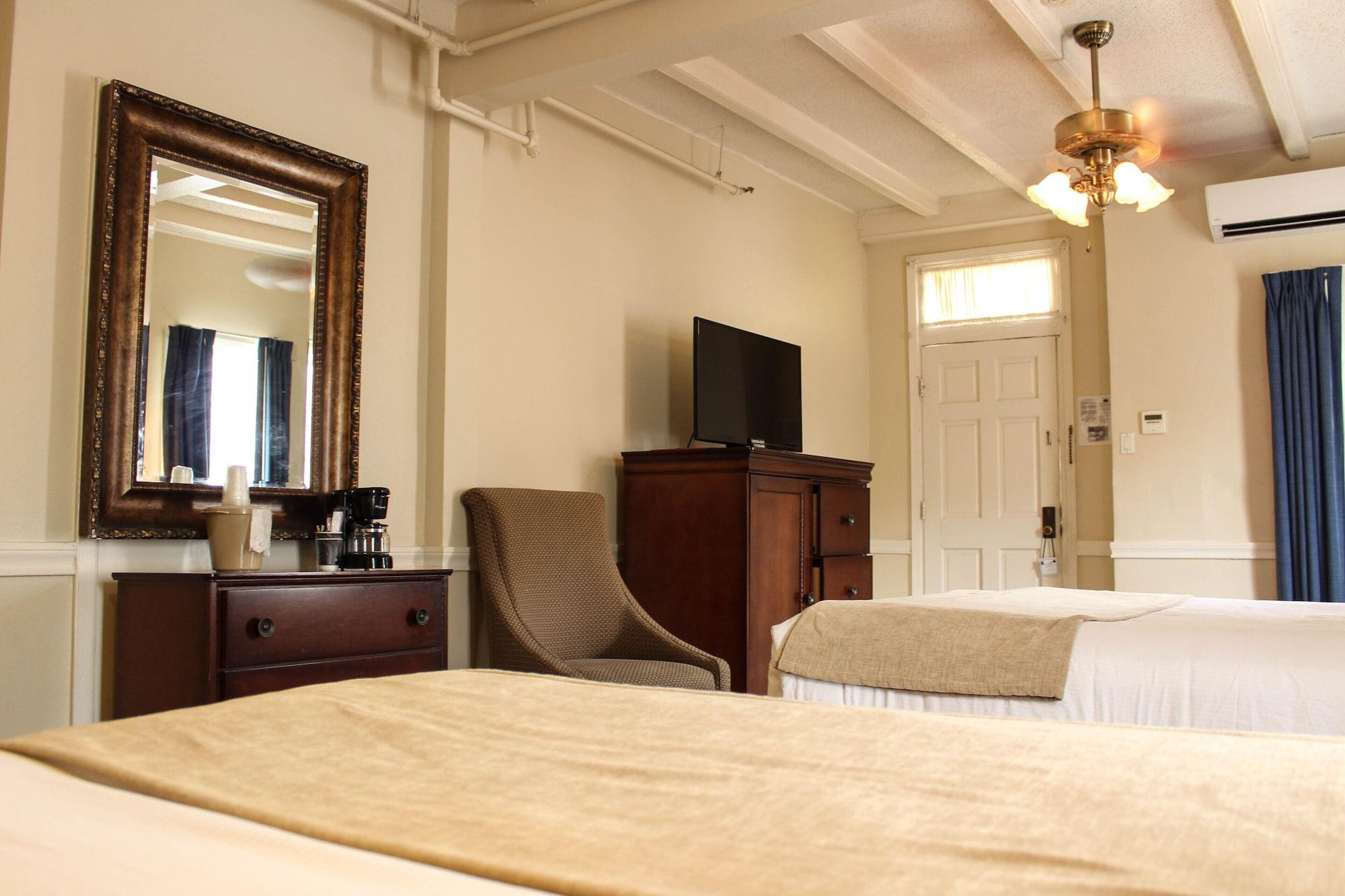 Hotel St. Pierre French Quarter Новый Орлеан Экстерьер фото