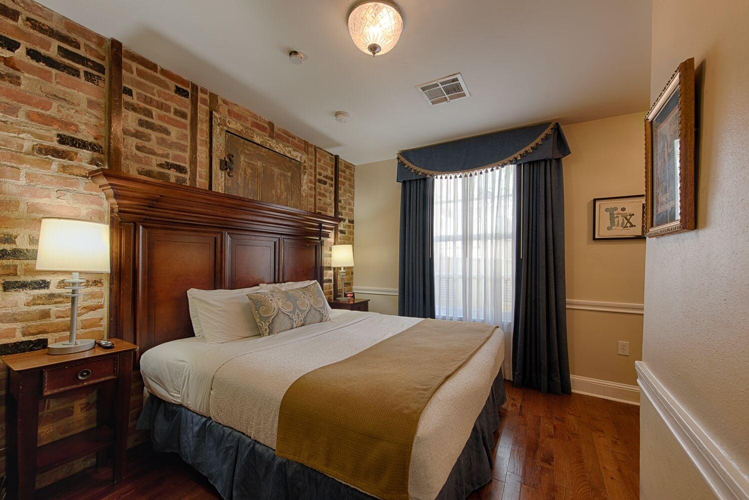 Hotel St. Pierre French Quarter Новый Орлеан Экстерьер фото